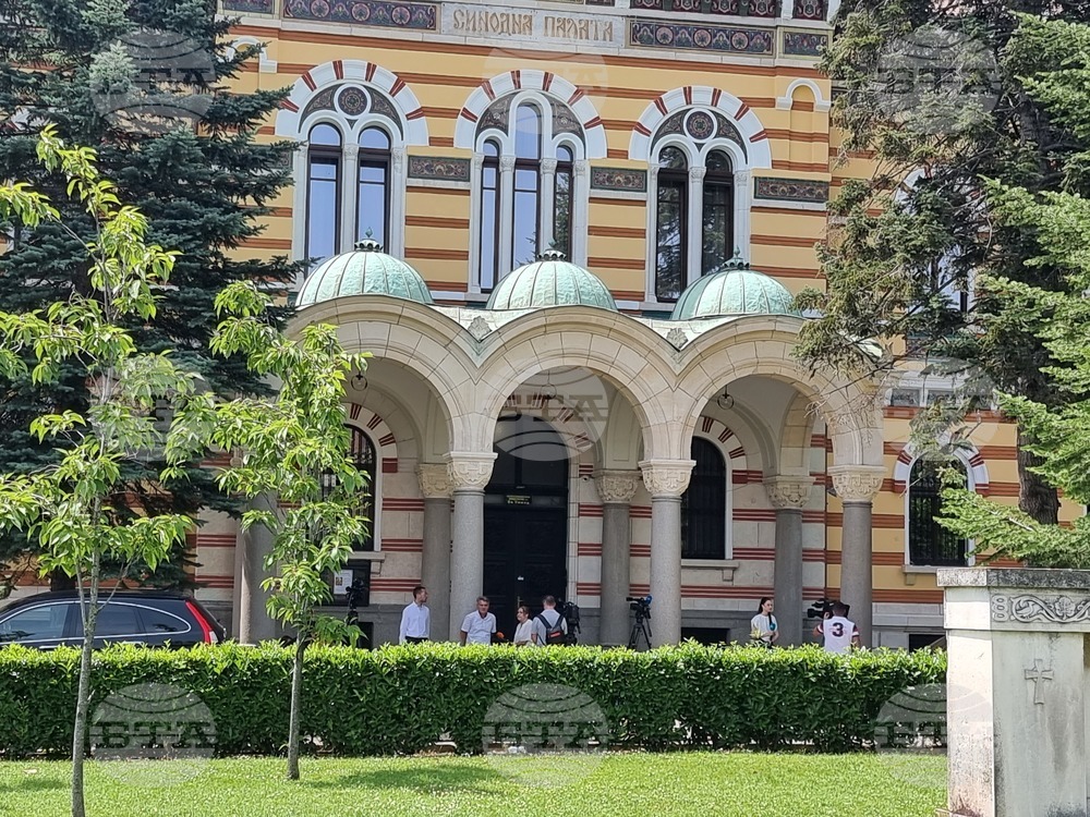 Светият синод избира тримата кандидати за патриарх, деветима митрополити отговарят на критериите