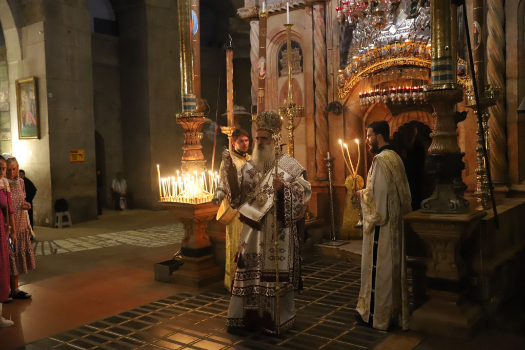 Начальник Русской духовной миссии принял участие в богослужении на Гробе Господнем