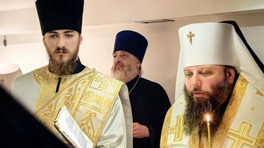 Служен парастос руском митрополиту Антонију Храповицком (ФОТО)
