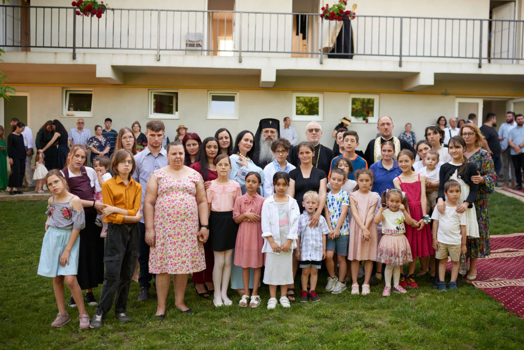 Ο Μητροπολίτης Μολδαβίας τέλεσε την Ακολουθία του Αγιασμού σε Κέντρο Μητρότητας