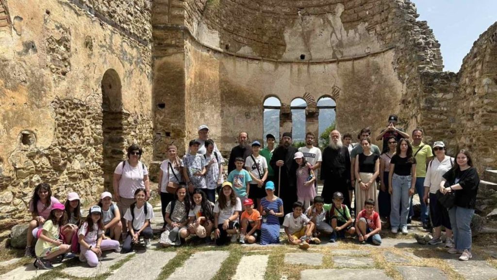 Εκδρομή παιδιών του ραδιοφωνικού σταθμού της Ιεράς Μητρόπολης Καστορίας στο Μελά, στις Πρέσπες και στον Άγιο Αχίλλειο