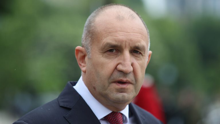 Румен Радев: Нека предпазим православието от политическата демагогия