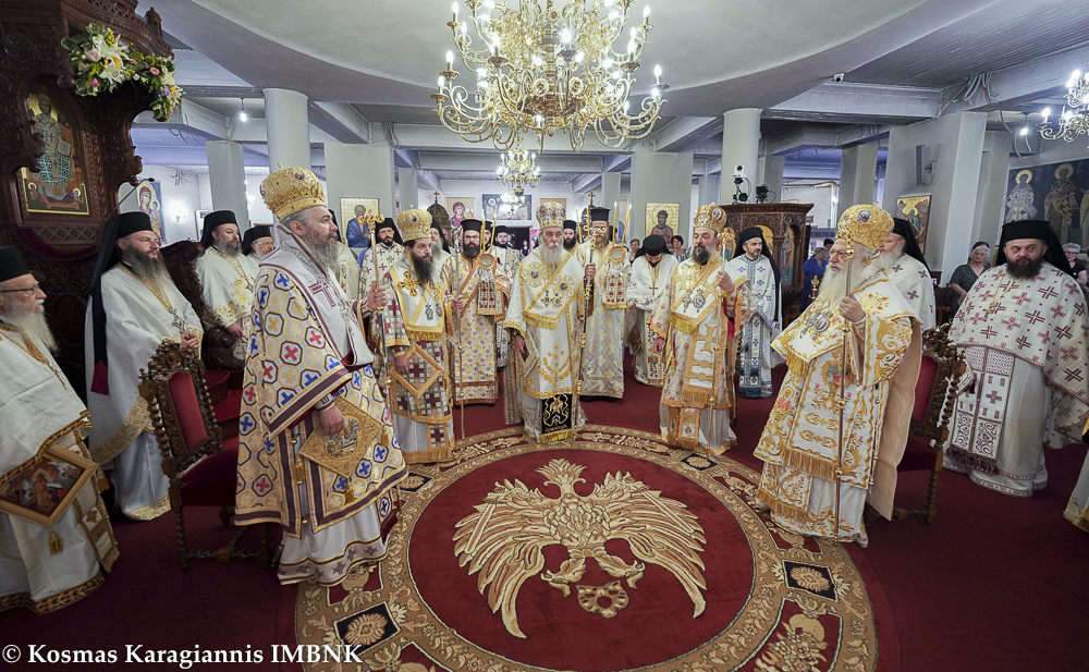 Πολυαρχιερατικό Συλλείτουργο για τον Άγιο Λουκά στη Δοβρά (ΦΩΤΟ-ΒΙΝΤΕΟ)