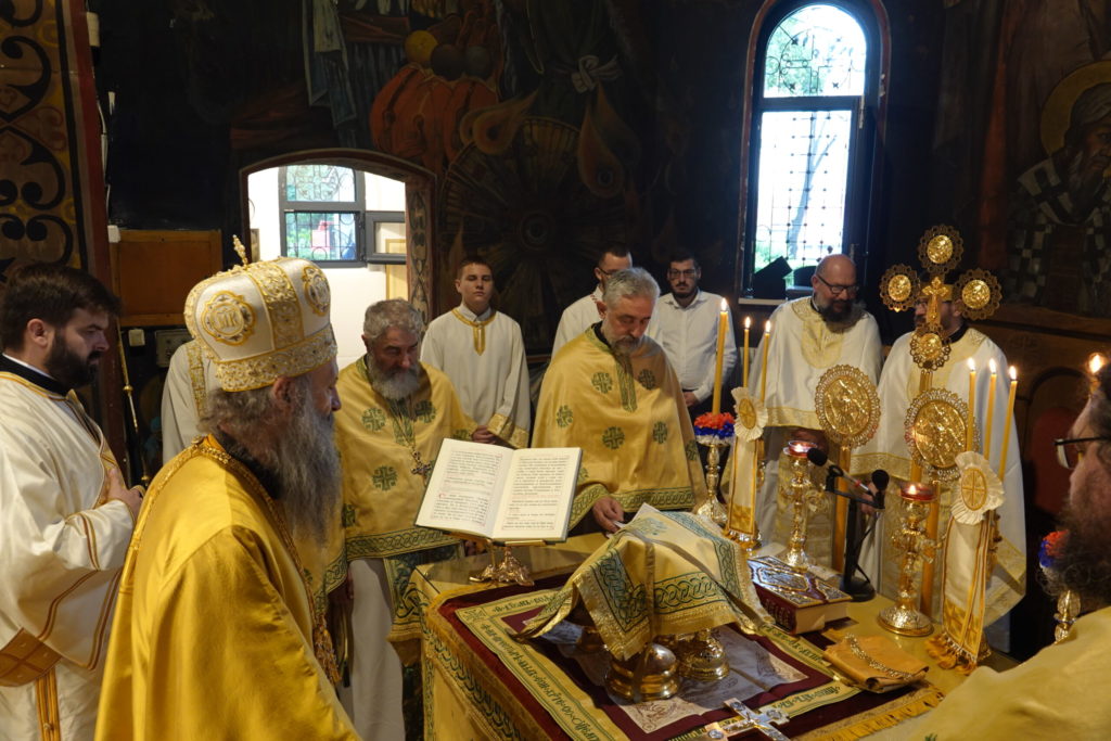 Патријарх Порфирије богослужио у цркви Светих цара Константина и царице Јелене на Вождовцу
