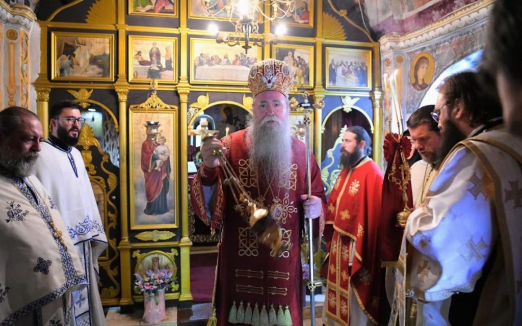 Митрополит Јоаникије богослужио у манастиру Дуга морачка