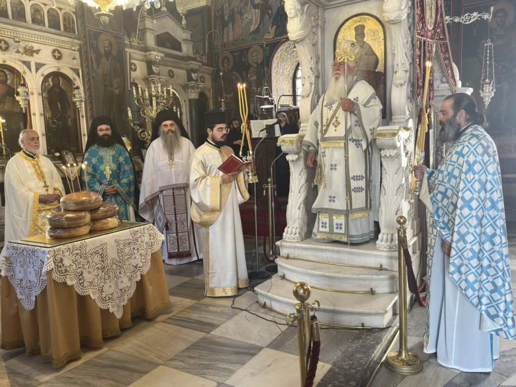 Ευχαριστήρια Θεία Λειτουργία για την 16η Επέτειο Χειροτονίας του Μητροπολίτη Θηβών Γεωργίου