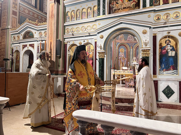 Σιγκαπούρης Κωνσταντίνος: Οι άγιοι χαίρονται όταν τους παρακαλούμε…