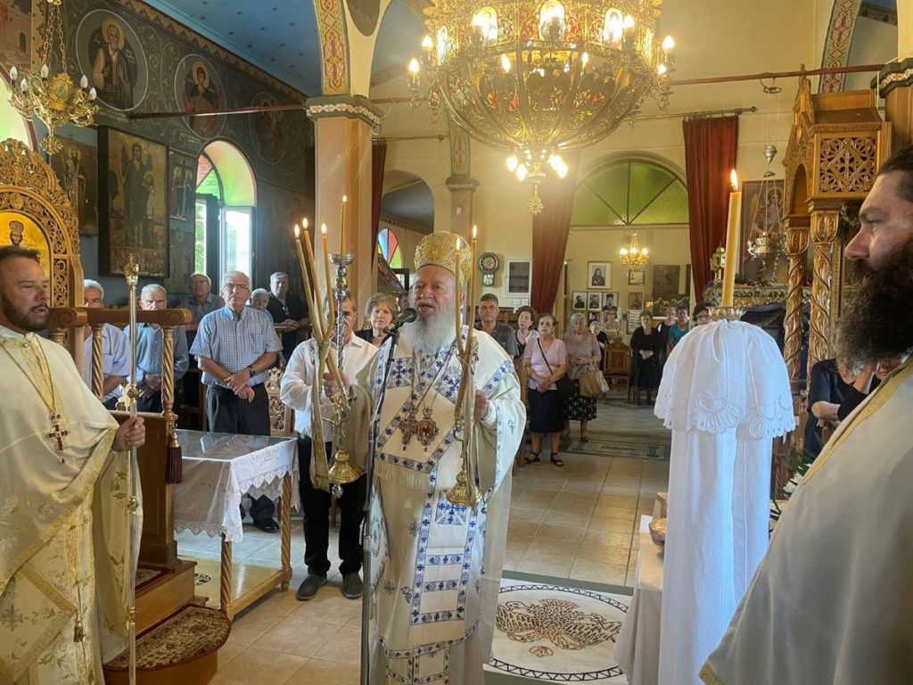 Ο Μητροπολίτης Χαλκίδος στην Ενορία Οσίου Ιωάννου του Ρώσσου Μακρυμάλλη Μεσσαπίων