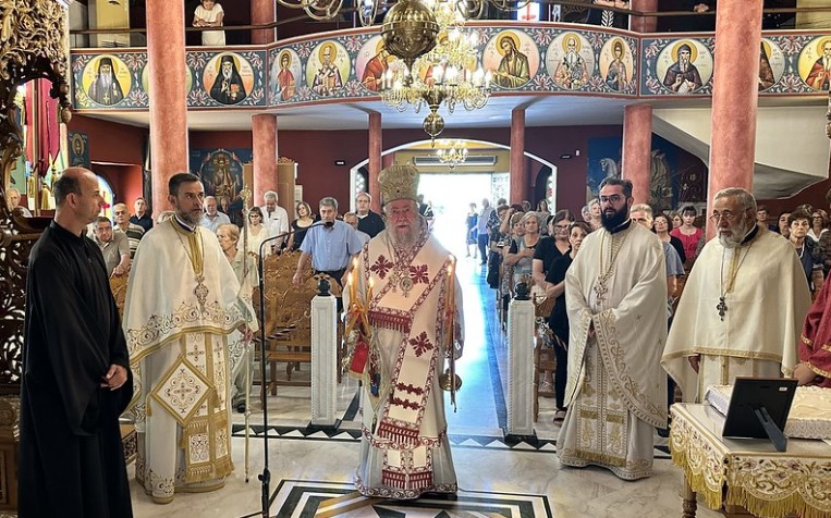 Ο Μητροπολίτης Ελευθερουπόλεως στον Ι.Ν. Αγίου Νικολάου Νέας Περάμου την Κυριακή του Τυφλού