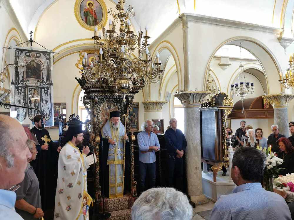 Ο Μητροπολίτης Σύρου τέλεσε το μνημόσυνο φιλευσεβούς Μυκονίας