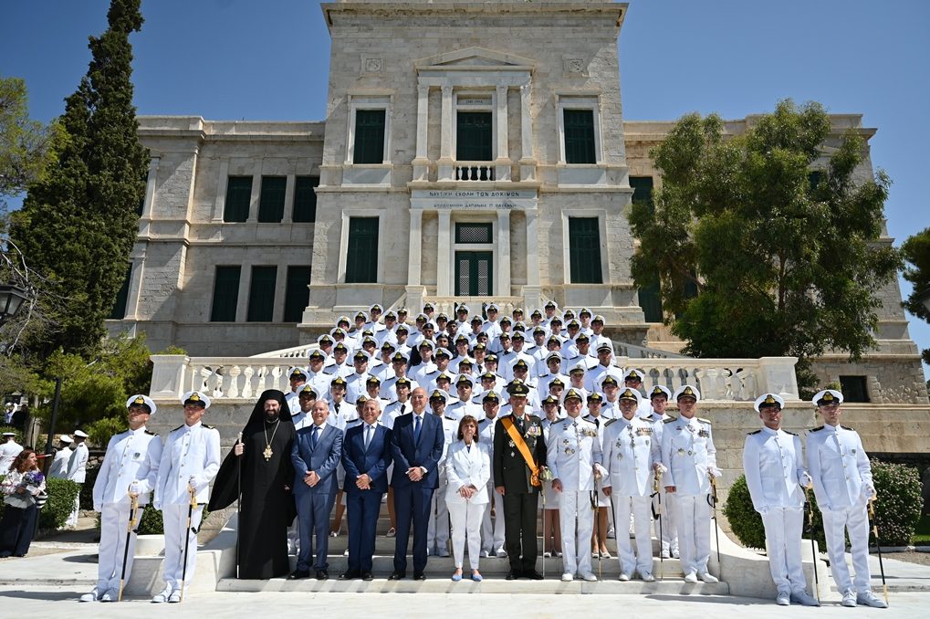 Ο Επίσκοπος Ευρίπου Χρυσόστομος στην τελετή ορκωμοσίας των νέων Σημαιοφόρων του ΠΝ και του ΛΣ-ΕΛΑΚΤ