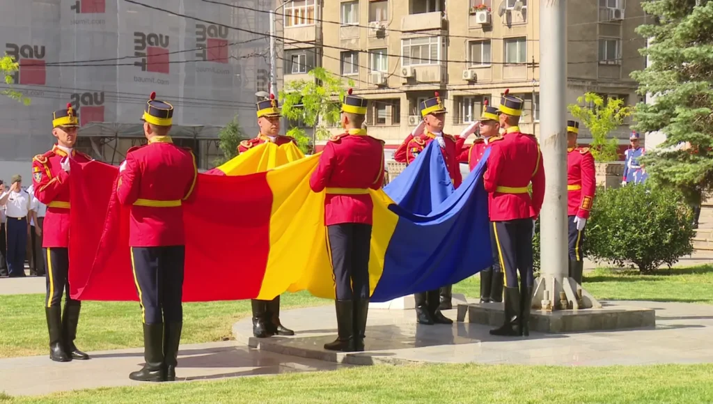 Ceremonie de Ziua Drapelului: Ne gândim cu recunoștință la cei care și-au dat viața pentru apărarea patriei