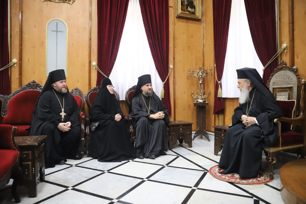 Начальник Русской духовной миссии посетил Патриарха Иерусалимского Феофила