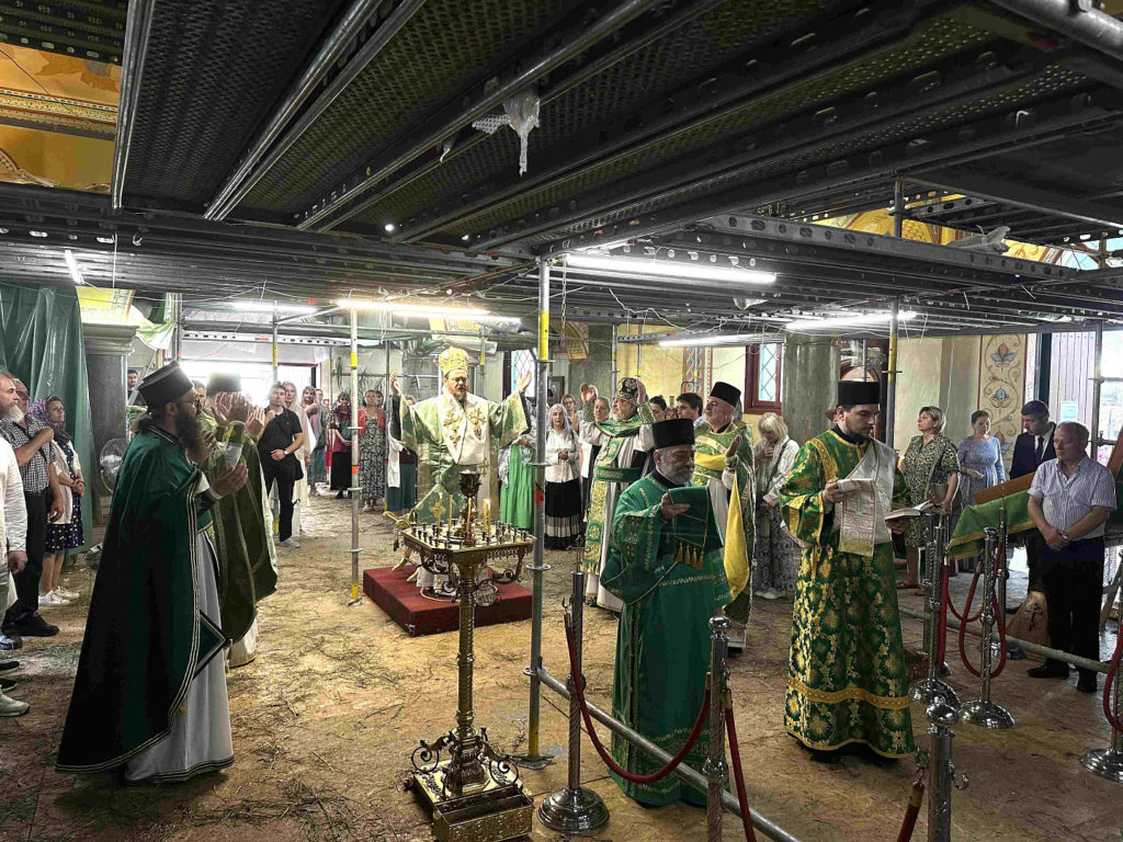 В престольный праздник Подворья Русской Церкви в Белграде совершено архиерейское богослужение