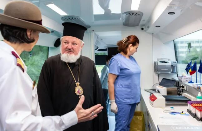 Ρουμανία: Οι σπουδαστές της Αστυνομικής Ακαδημίας προσέφεραν αίμα – Επίσκοπος Πλοεστίου: “Είναι μια βαθιά χριστιανική πράξη”