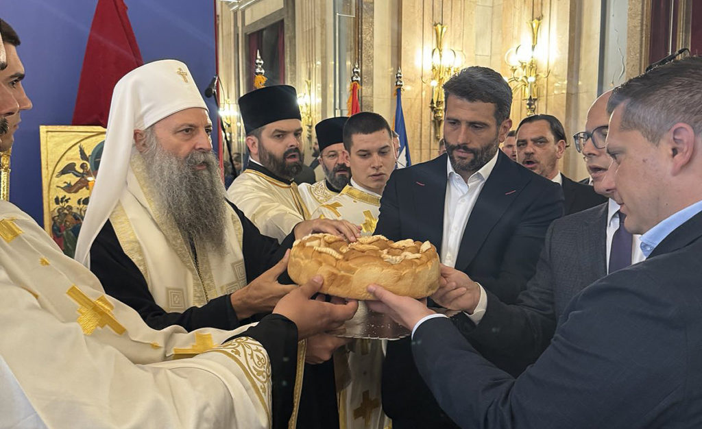 Патријарх Порфирије служио свечани славски чин у Скупштини Града Београда