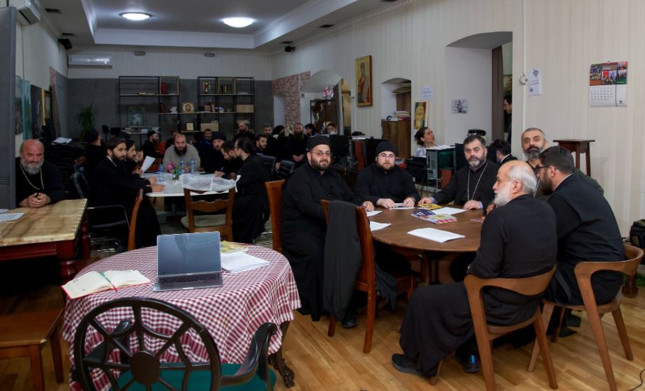 დასრულდა სასულიერო პირთა გადამზადების მეოთხე ეტაპი ღირებულებითი განათლების პროგრამაში