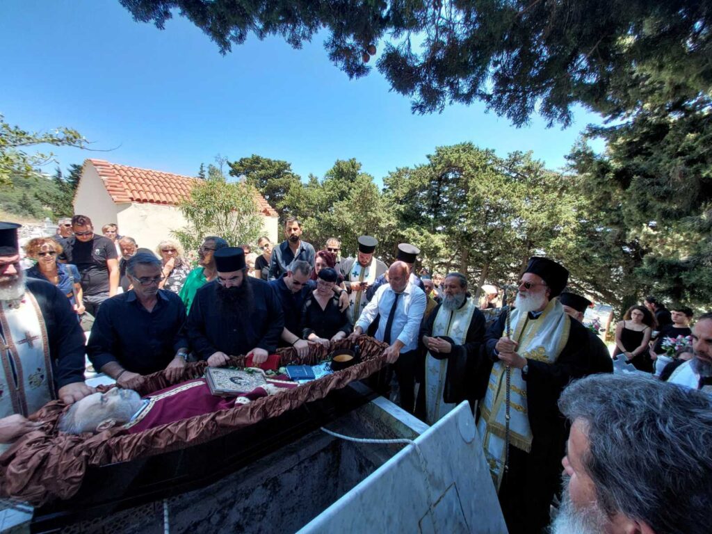 Η Εξόδιος Ακολουθία και η ταφή του μακαριστού Πρωτοπρεσβυτέρου Αλέξανδρου Παναγιωτάκη