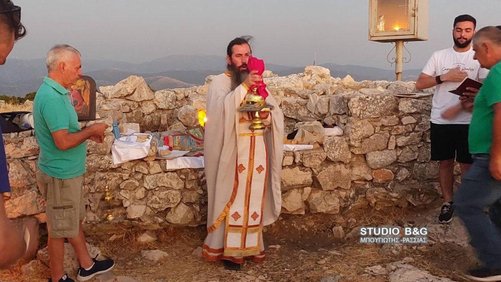 Αργολίδα: Θεία Λειτουργία στα ερείπια του ναού του Προφήτη Ηλία στην κορυφή του όρους Αραχναίου