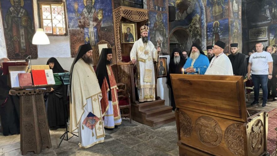 Епископ Иларион богослужио у манастиру Слепче (ФОТО)