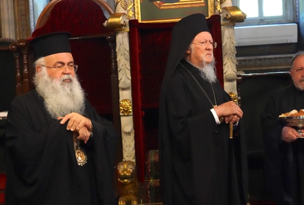 أبانا البطريرك المسكوني يصلي مع غبطة رئيس كنيسة قبرص ويرحب به
