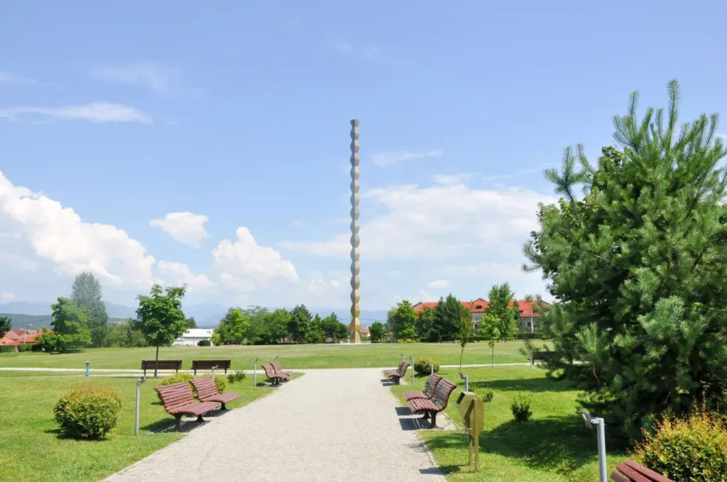 Ansamblul monumental „Calea Eroilor” al sculptorului Constantin Brâncuși, inclus în Lista Patrimoniului Mondial UNESCO