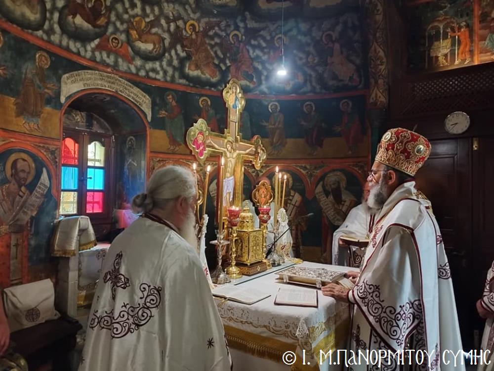 Αρχιερατική Θεία Λειτουργία στην Ι.Μ. Πανορμίτου Σύμης