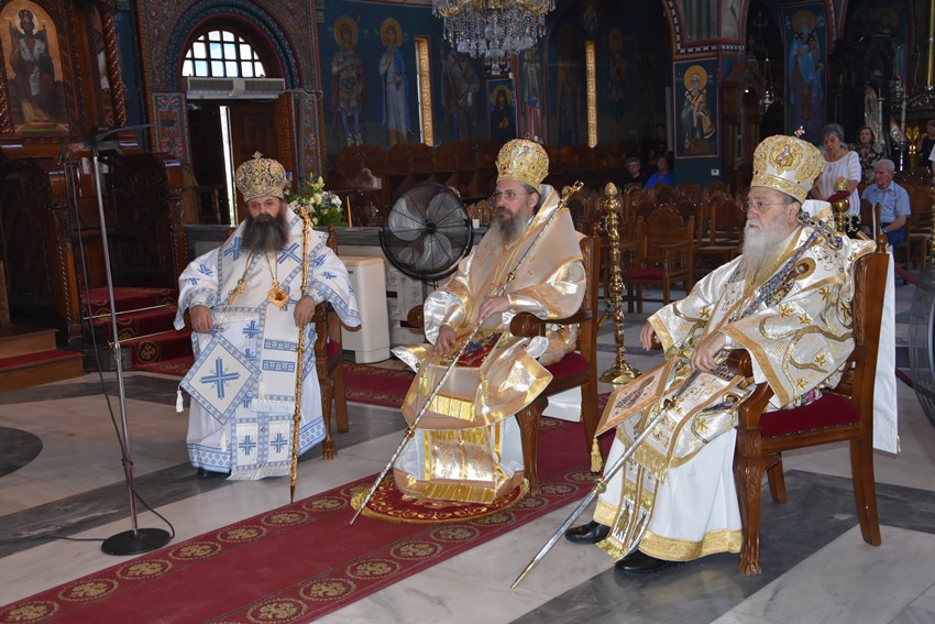 Τρισαρχιερατική Θεία Λειτουργία και εις Πρεσβύτερον χειροτονία στην Κόρινθο