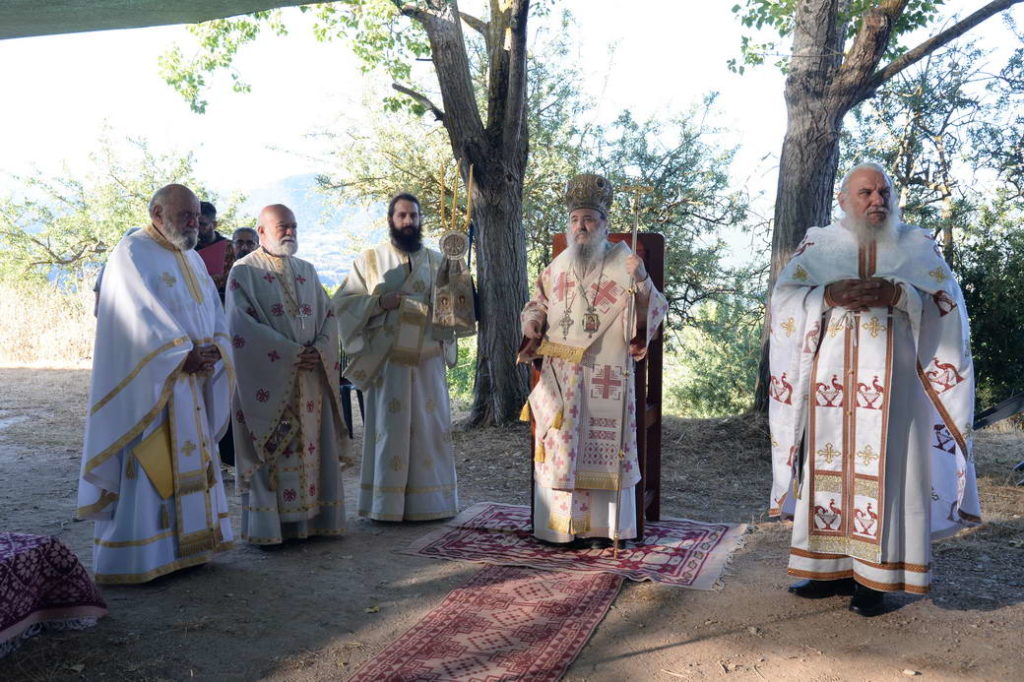 Ο Χρυσόστομος Πατρών στο «πάτημα» του Αγίου Ανδρέου στο Λεόντιο Αχαΐας