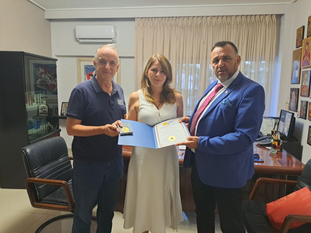 Το Σωματείο Ιεροψαλτών Τρικάλων στην υφυπουργό Κοινωνικής Συνοχής και Οικογενείας Κατερίνα Παπακώστα