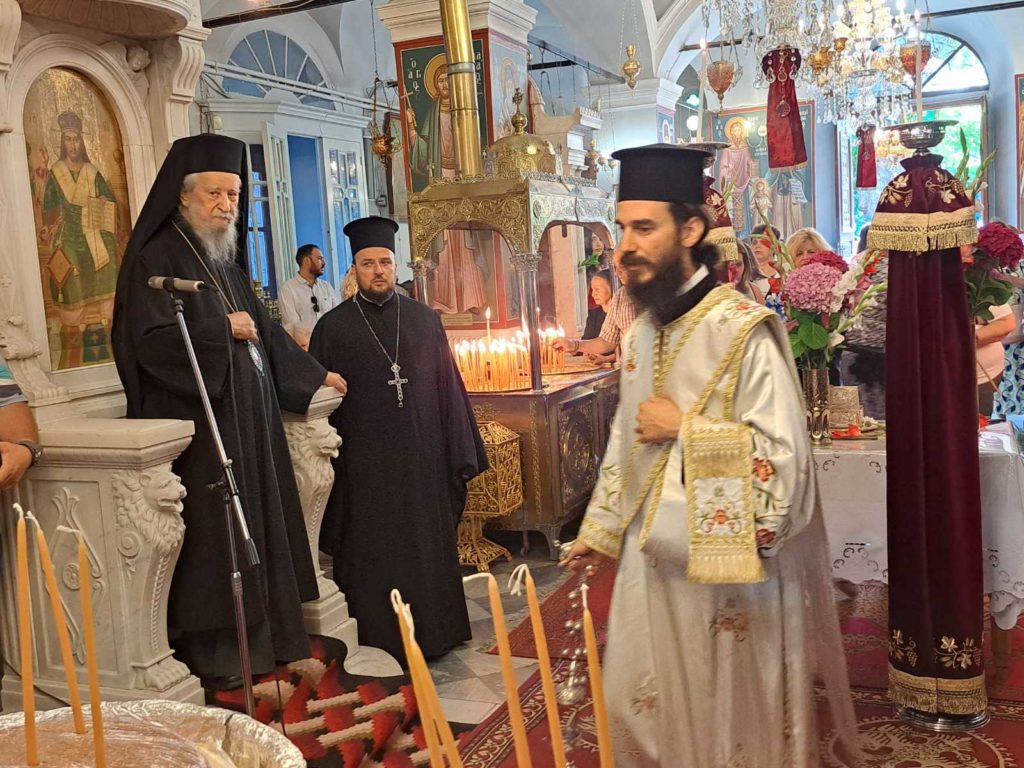 Ο Μητροπολίτης Καρυστίας Σεραφείμ στη γενέτειρά του, τον Κοσμά Κυνουρίας