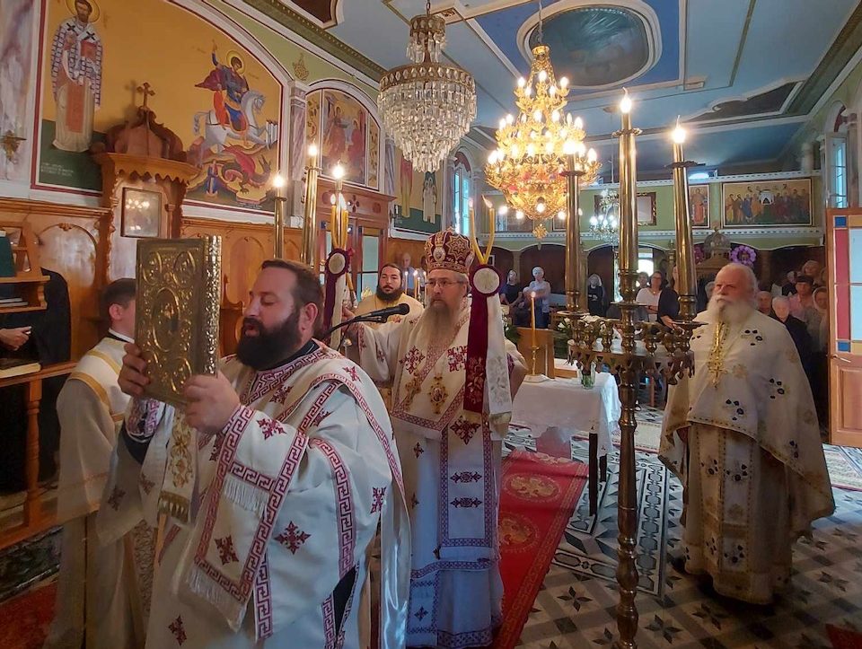 Αρχιερατική Θεία Λειτουργία και Μνημόσυνο Πρωτοπρεσβυτέρου στη Μητρόπολη Λευκάδας