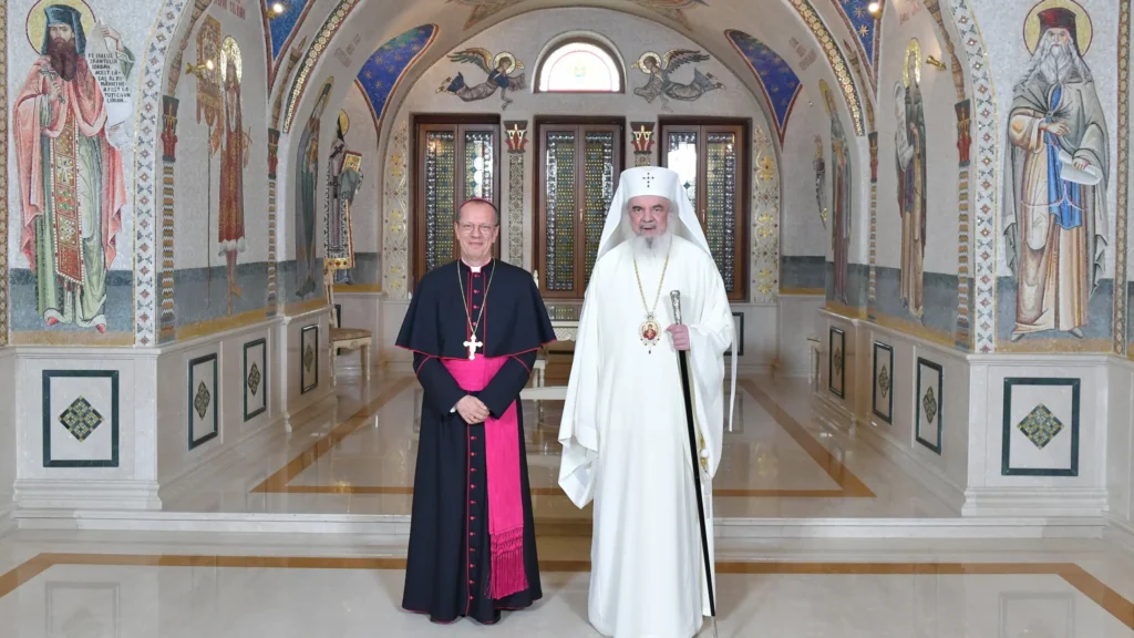 Patriarhul Daniel l-a primit în vizită de prezentare pe noul Nunțiu Apostolic în România