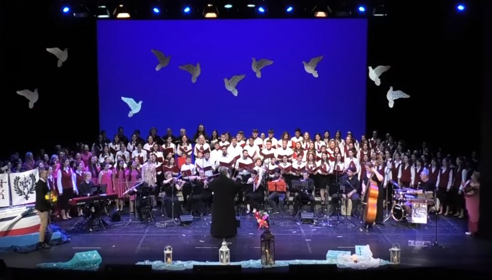 “Με τη βάρκα…. θ’ αρμενίσω”: 1ο Φεστιβάλ Χριστιανικού Τραγουδιού (ΒΙΝΤΕΟ)