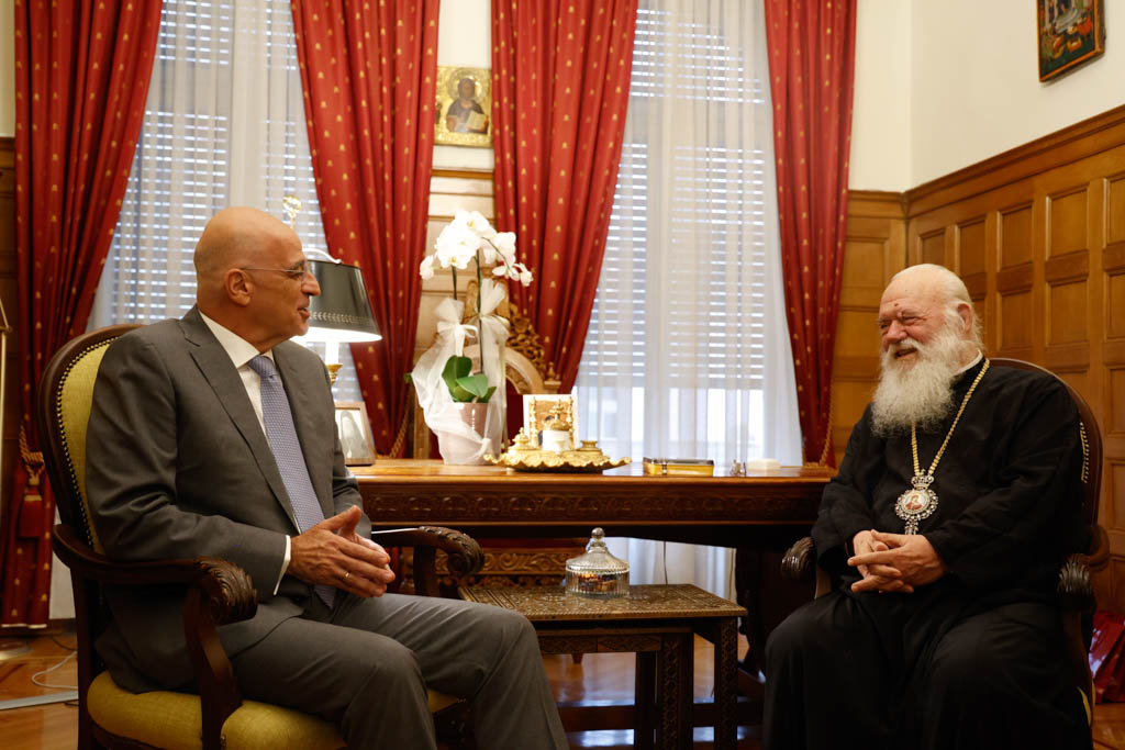 Συνάντηση Νίκου Δένδια-Αρχιεπίσκοπου Ιερωνύμου με επίκεντρο τις διεθνείς εξελίξεις και την αγαστή συνεργασία Εκκλησίας και Ενόπλων Δυνάμεων