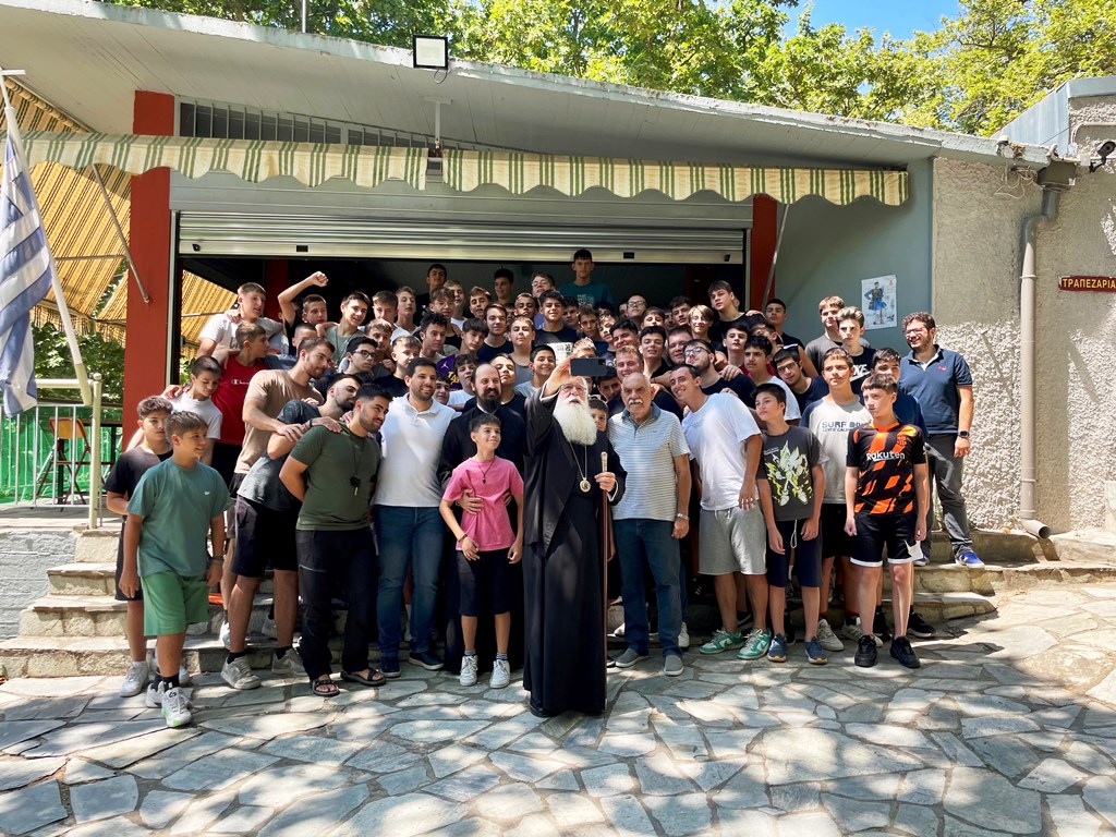 Δημητριάδος Ιγνάτιος σε μικρούς κατασκηνωτές: «Αφήστε τη ζωή σας στη πρόνοια του Θεού»