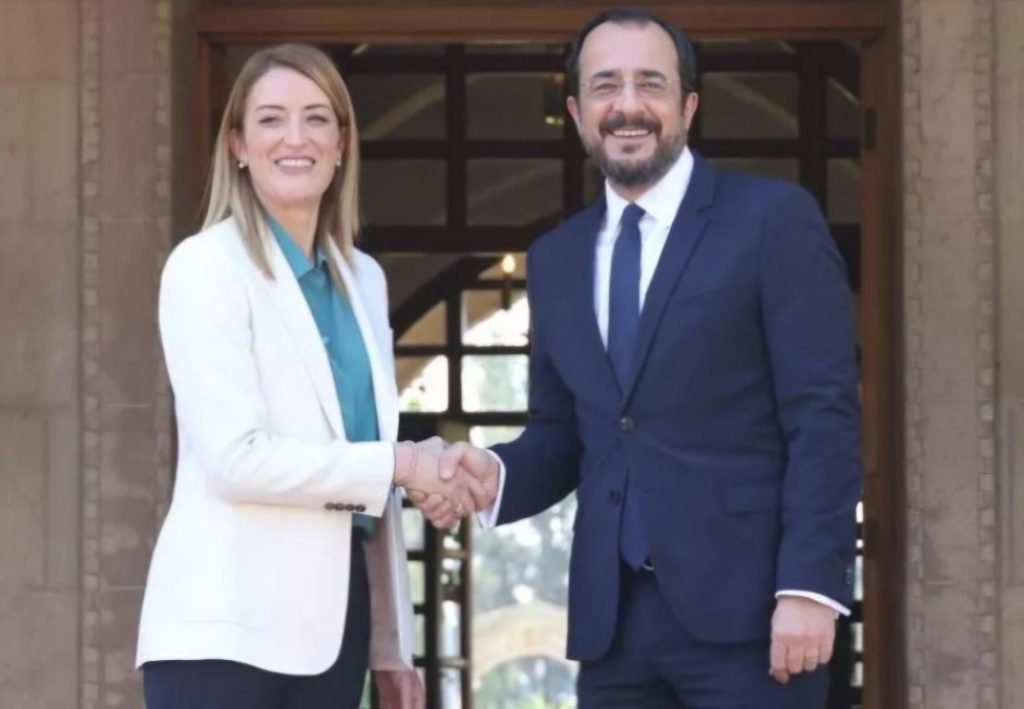 Ρομπέρτα Μέτσολα για Κυπριακό: Να κλείσουμε το σκοτεινό κενό στην ιστορία της Ευρώπης με μια βιώσιμη λύση