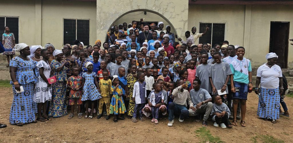 Μητρόπολη Άκκρας: Έκδηλη χαρά των πιστών για την επίσκεψη του Επισκόπου τους