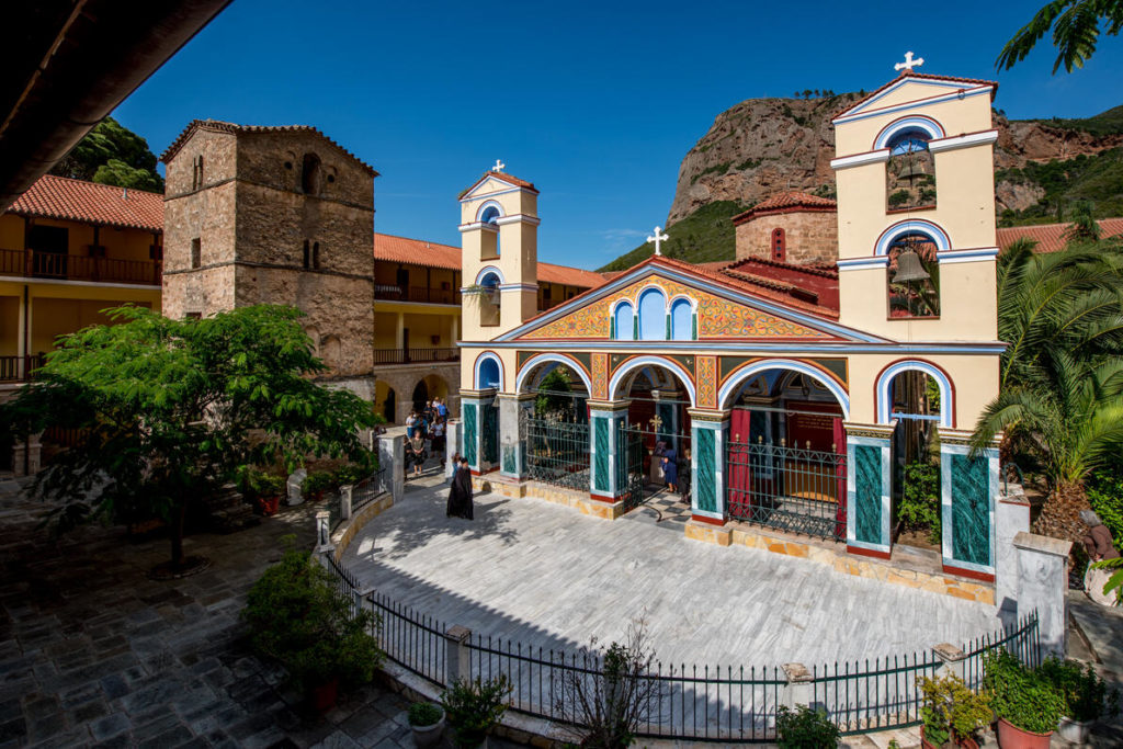 Έκλεψαν ξυλεία από την Ιερά Μονή Παμμεγίστων Ταξιαρχών Αιγιαλείας