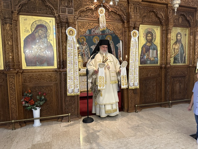 Αρχιερατική Θεία Λειτουργία στον Λυθροδόντα