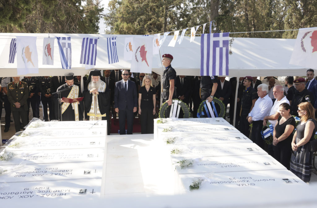 Πενήντα χρόνια μετά το προδοτικό πραξικόπημα η Κύπρος δεν ξεχνά – Τα μηνύματα και η καταδίκη του μαύρου Ιούλη (ΦΩΤΟ+ΒΙΝΤΕΟ)