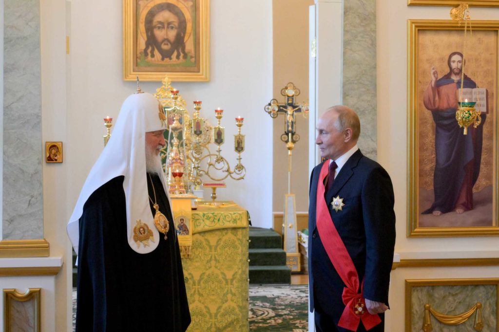 Ο Μόσχας Κύριλλος παρασημοφόρησε τον Πρόεδρο Πούτιν