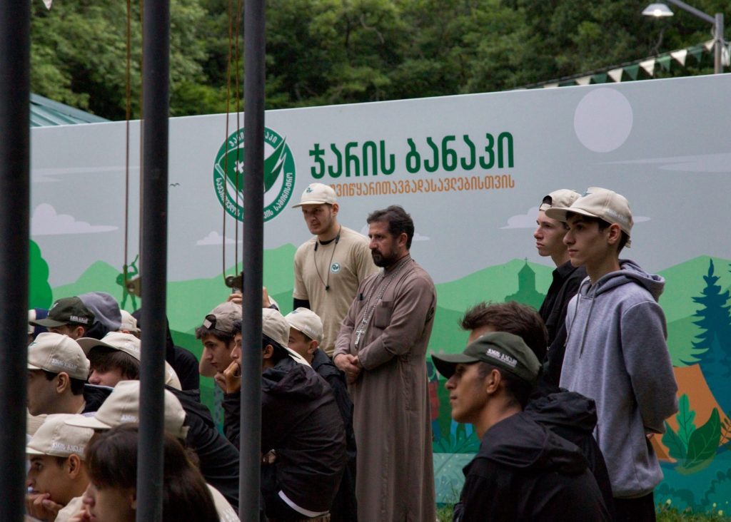 კოჯრის ბანაკში სპექტაკლი ‘მარაბდის გმირები’ წარმოადგინეს