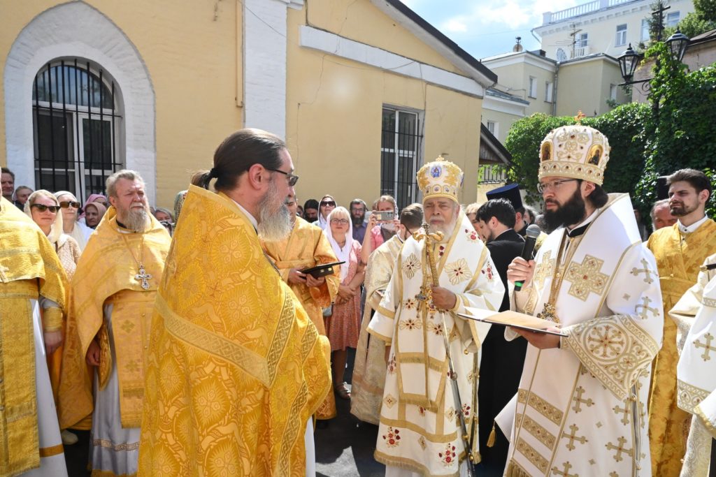 Митрополит Волоколамский Антоний принял участие в престольном празднике Антиохийского Подворья в Москве