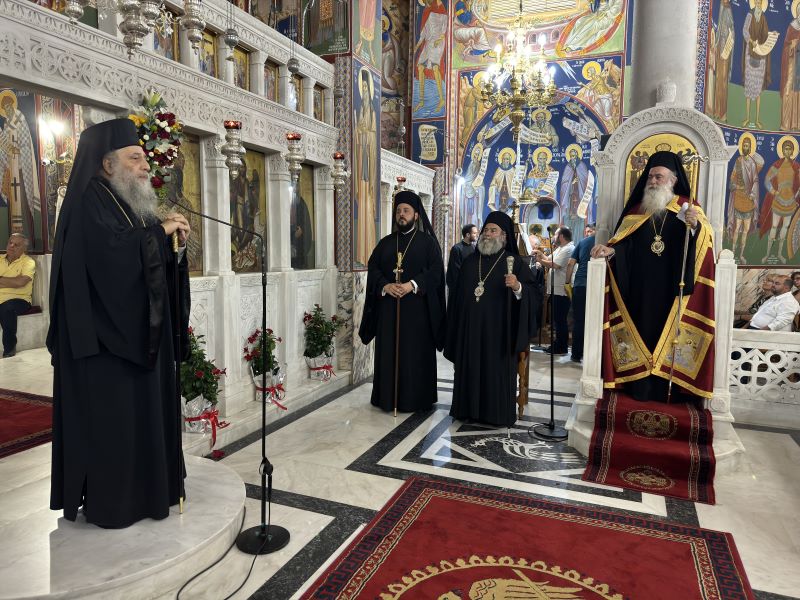 Ο Πανηγυρικός Εσπερινός του Αγίου Νικοδήμου στη Νάξο (ΦΩΤΟ)