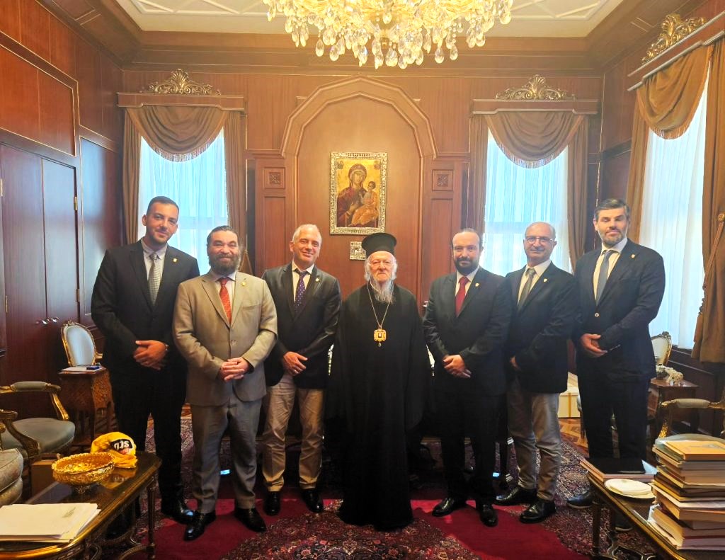 Το νέο Δ.Σ. του Αθλητικού Συλλόγου Πέρα στον Οικουμενικό Πατριάρχη