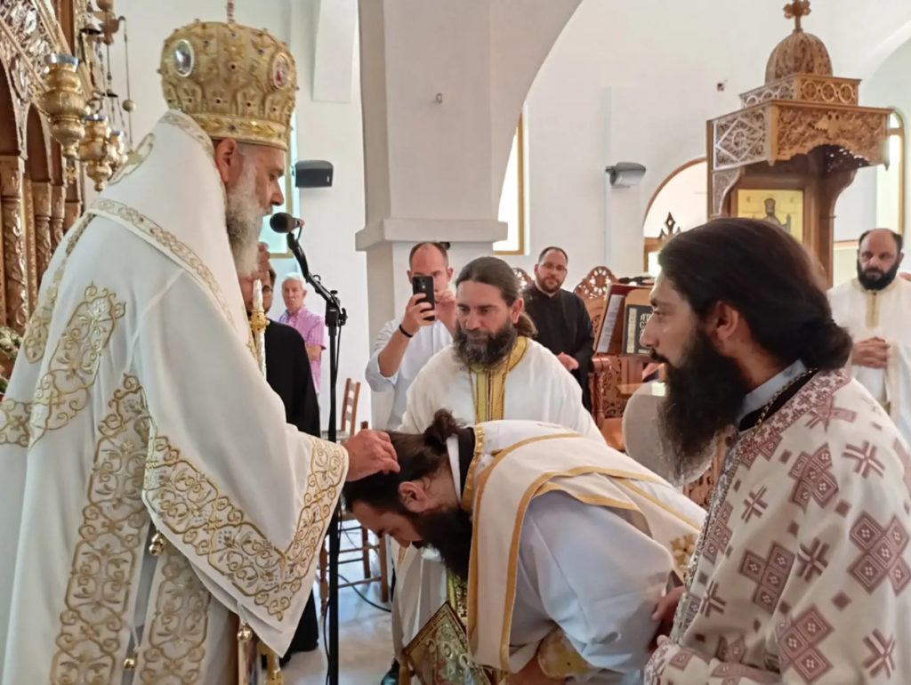 Χειροτονία Πρεσβυτέρου από τον Μητροπολίτη Θεσσαλιώτιδος Τιμόθεο