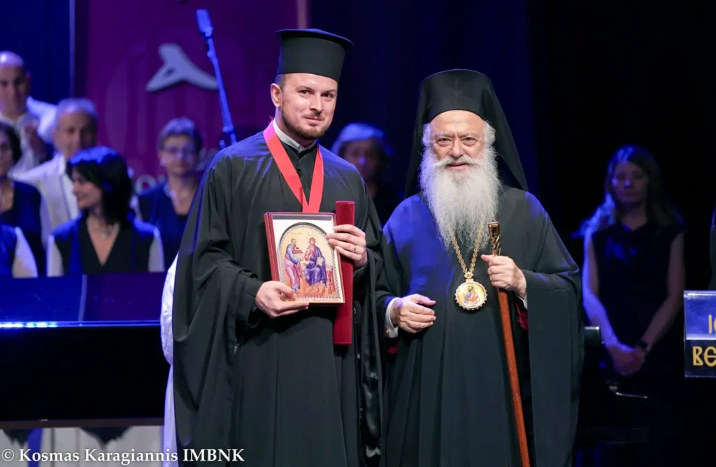 Televiziunea Trinitas a Patriarhiei Române, distinsă de Mitropolitul de Veria pentru mediatizarea Congresului Pavleia