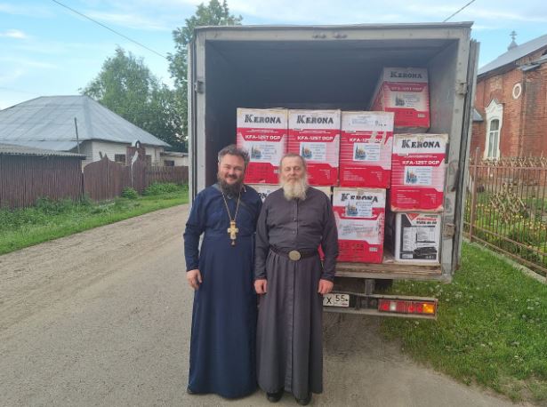 Омская епархия передала в пострадавший от наводнения район гуманитарную помощь