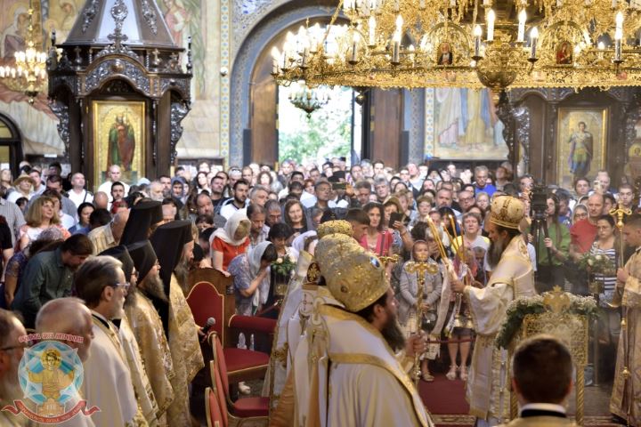 Първа литургия на Българския патриарх Даниил като Софийски митрополит – за празника на храм „Св. Неделя“